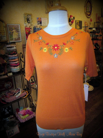 Short sleeve retro sweater with embroidery